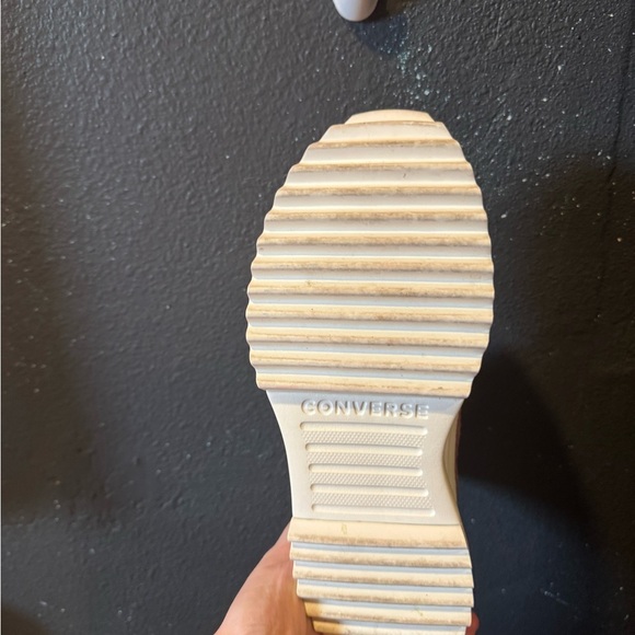 Converse Pink High-Top Platform Sneakers with Textured Fabric - Picture 4 of 8